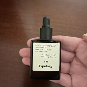 Typology Gradual Self-Tanning Serum - Black